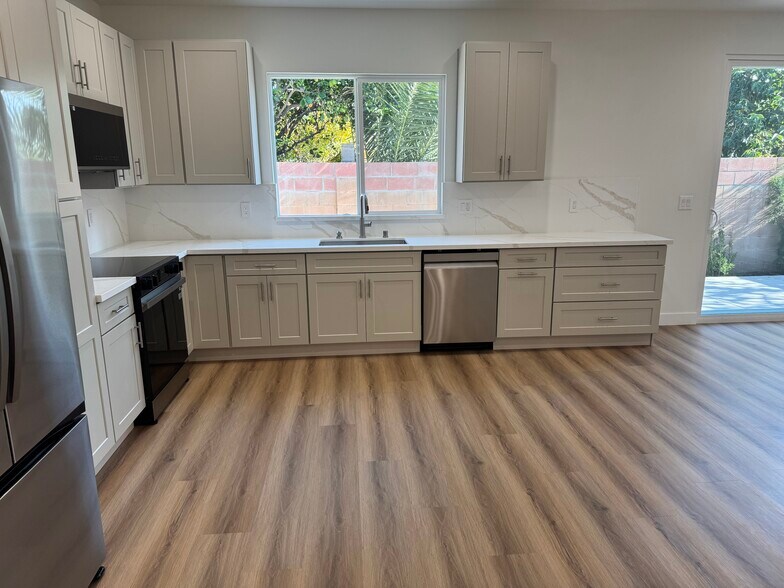 Building Photo - 15920 Eccles St