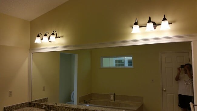 Building Photo - GA Town Home