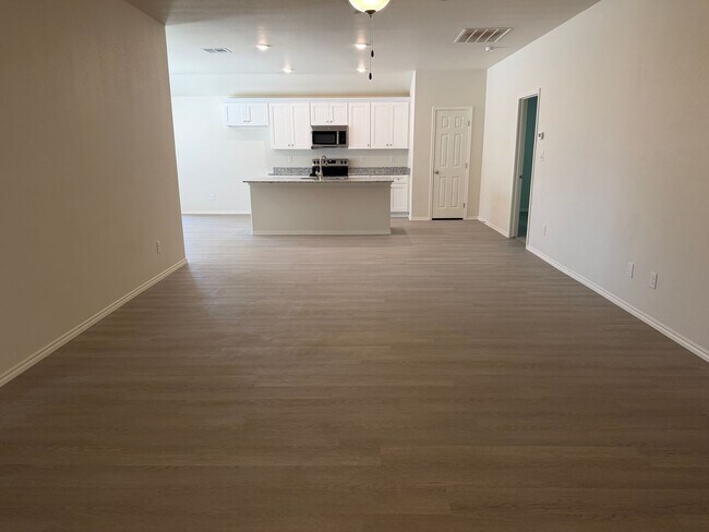 Building Photo - 1336 Loess St