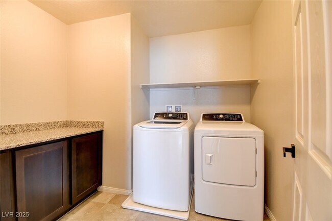 Building Photo - 4120 Free Bird Crest Ave