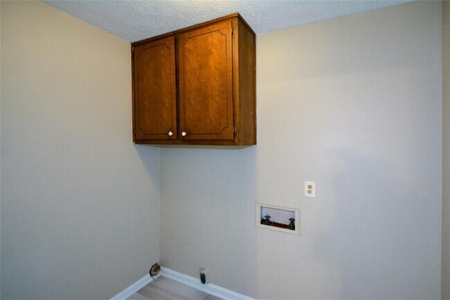 Building Photo - 1316 White Oak St SE