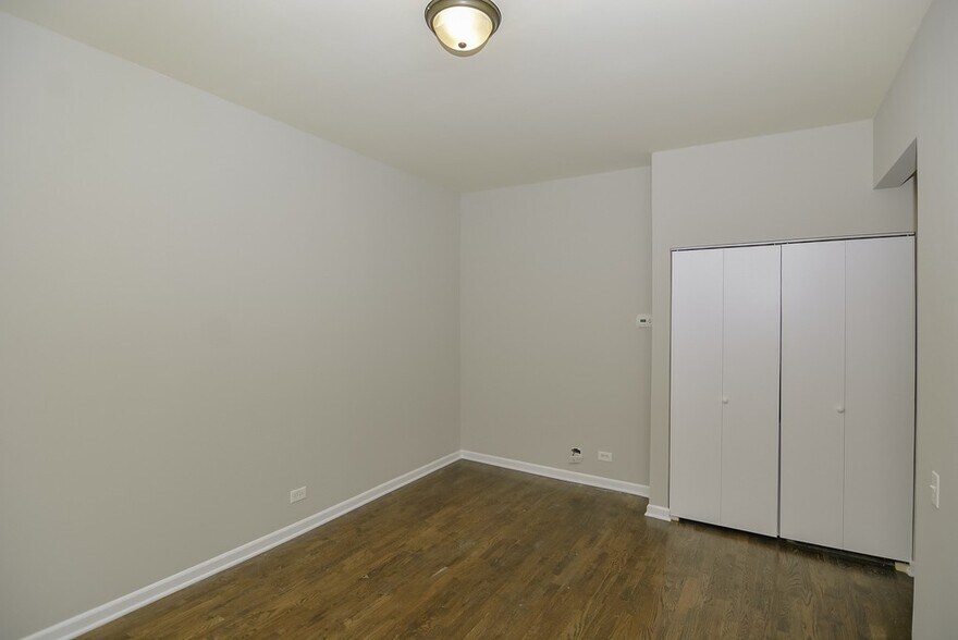 Building Photo - 1311 W Leland Ave