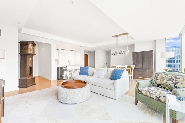 Building Photo - 135 Seaport Blvd