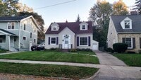Building Photo - Three Bedroom Home in SE Grand Rapids!