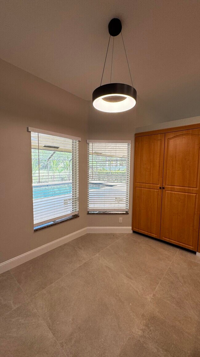 Building Photo - 11822 Island Lakes Ln