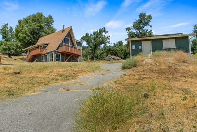 Building Photo - 26120 Deertrail Dr