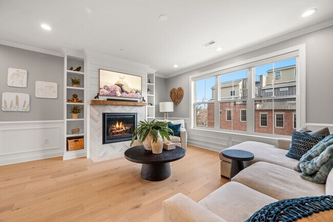 Building Photo - 330 Wright St