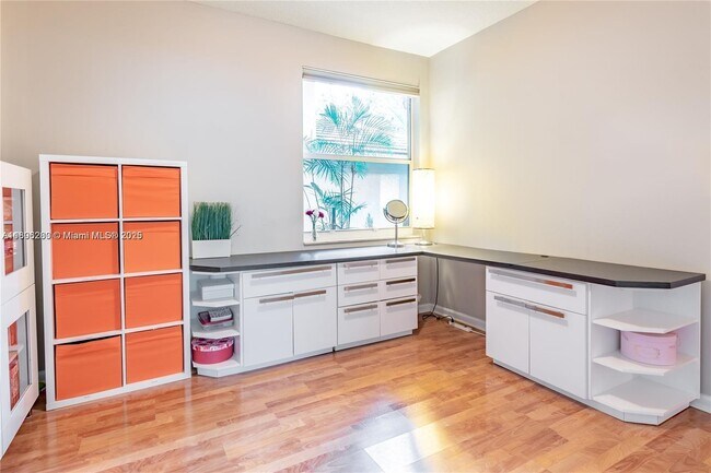 Building Photo - 3815 Oak Ridge Cir