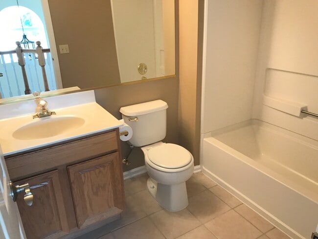 Building Photo - 4490 Apple Blossom Dr