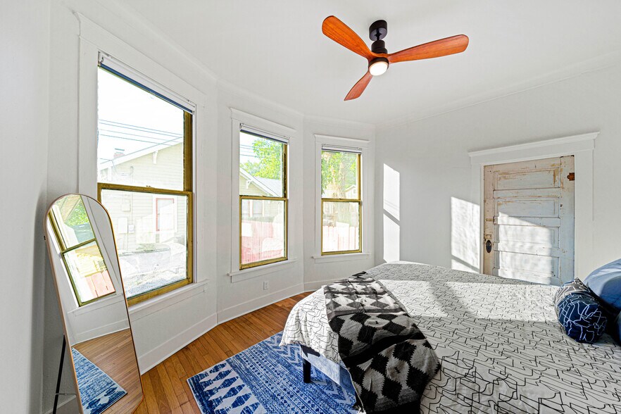 Building Photo - 540 Adams St