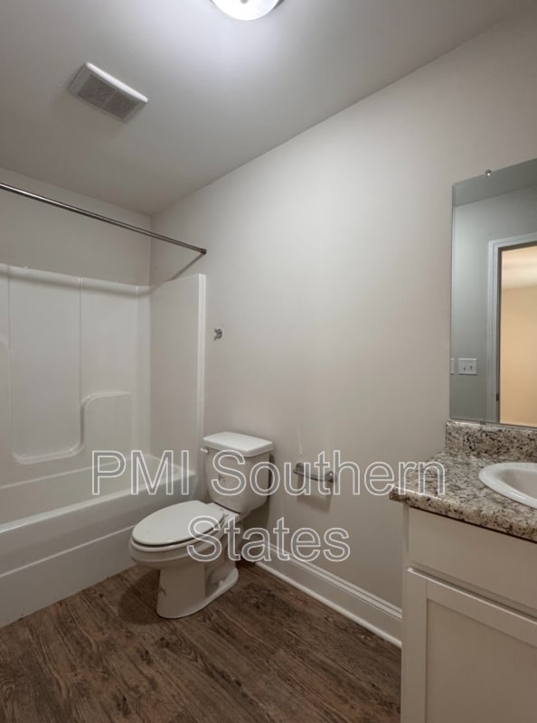 Building Photo - 215 Walnut Hill Dr