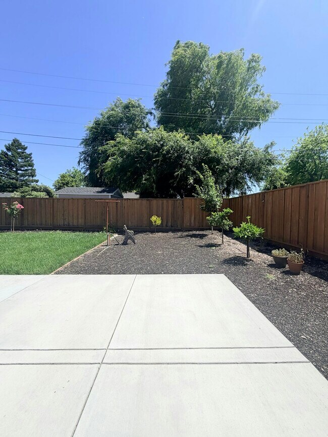 Building Photo - 7622 Oxbow Ln