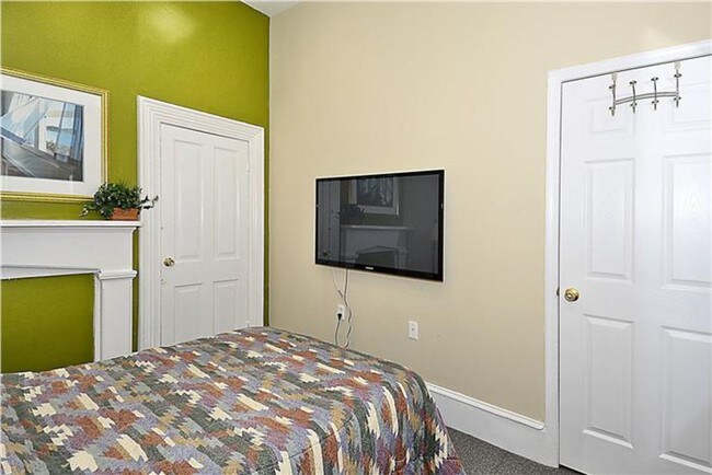 Building Photo - 817 6th St NW