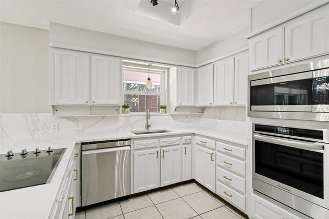 Building Photo - 3012 Pin Oak Ln
