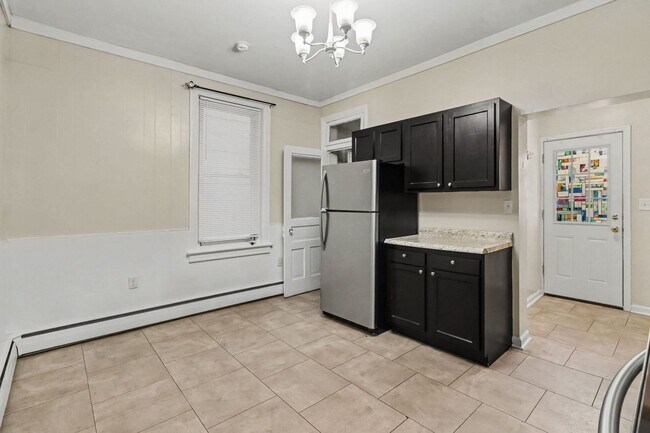 Building Photo - 530 Hummel Ave