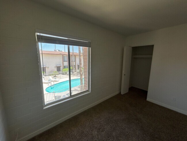 Building Photo - Prime Scottsdale Location! 2 bed 1.5 bath with community pool
