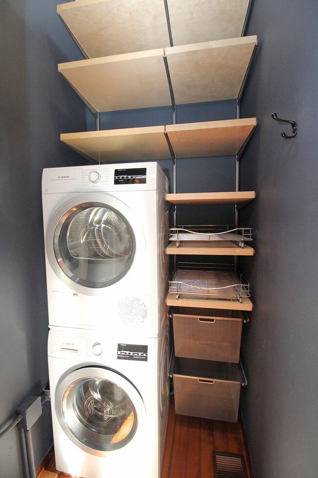 Building Photo - 4536 SE Boise St