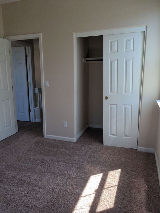 Building Photo - Low maintenance home in Green Valley!
