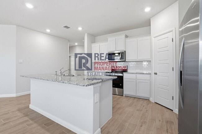 Building Photo - Functional Open-Concept Home in a Convenient Location