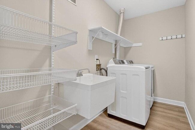 Building Photo - 8110 Meadow Springs Ct