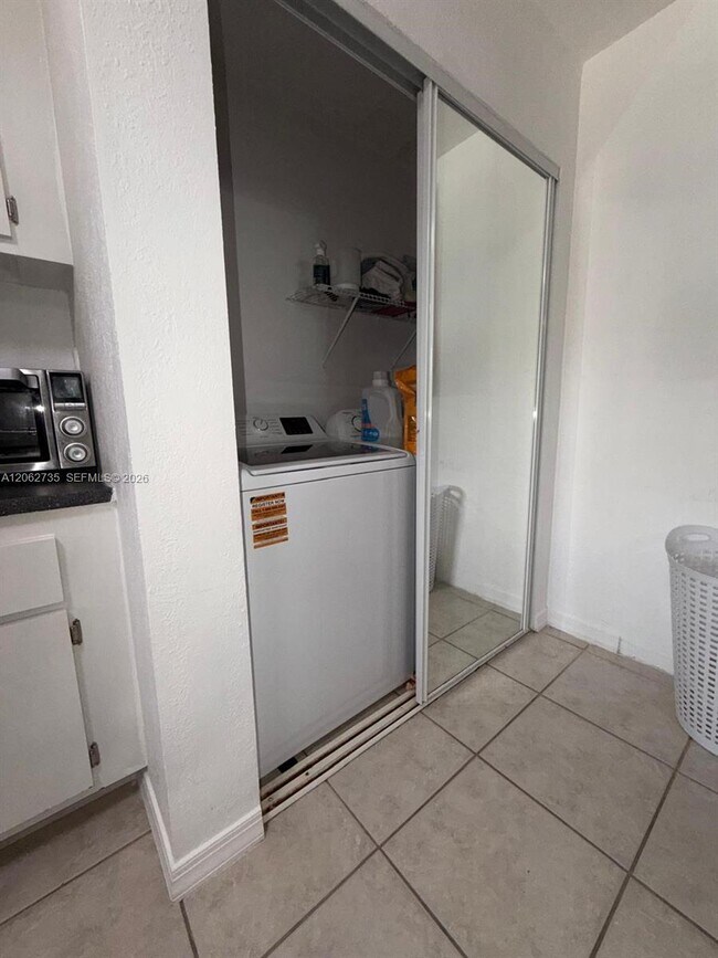 Building Photo - 12193 Royal Palm Blvd