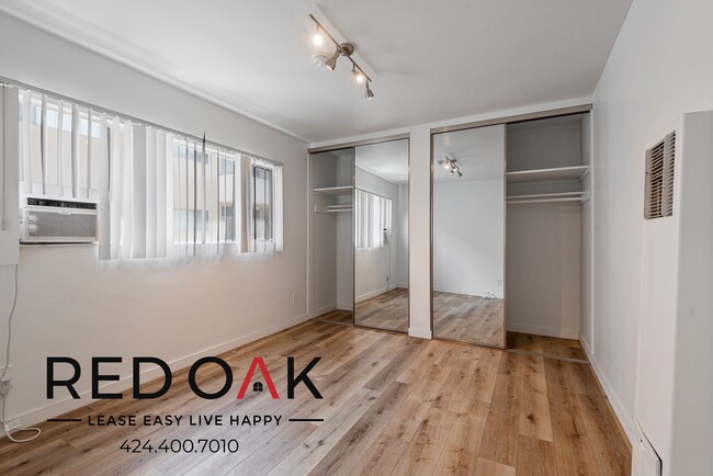 Building Photo - Sundrenched One Bedroom with Central A/C, ...