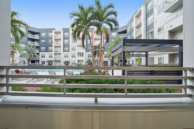 Building Photo - 1702 W Cleveland St