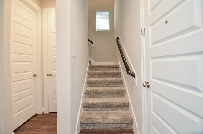 Building Photo - 9821 Prairie Garden Ln