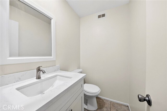 Building Photo - 160 Greentree Ln