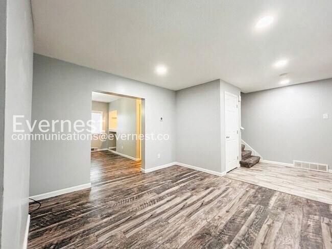 Building Photo - 303 Kirk Ave