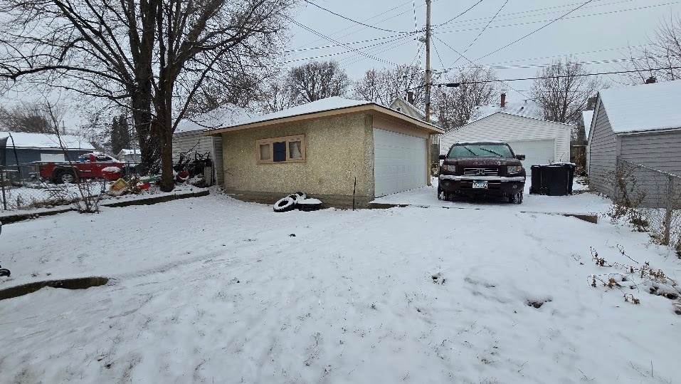 Garage ad on - 3739 Fremont Ave N