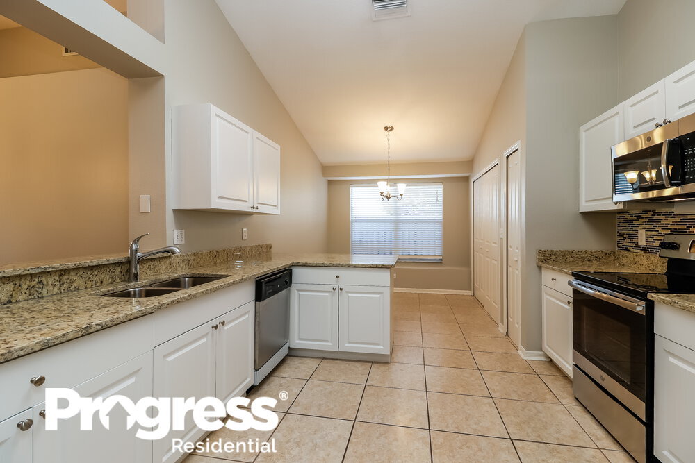 Building Photo - 25017 Hyde Park Blvd