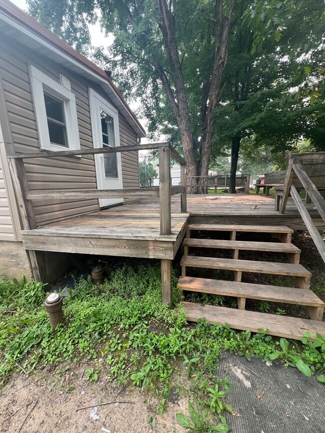 Building Photo - Click the “Apply Now” button or email wapmrentals@gmail.com for a prompt response.
