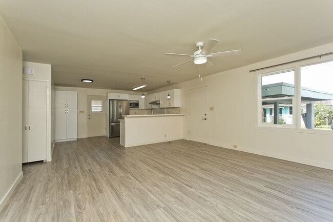 Building Photo - Single Family