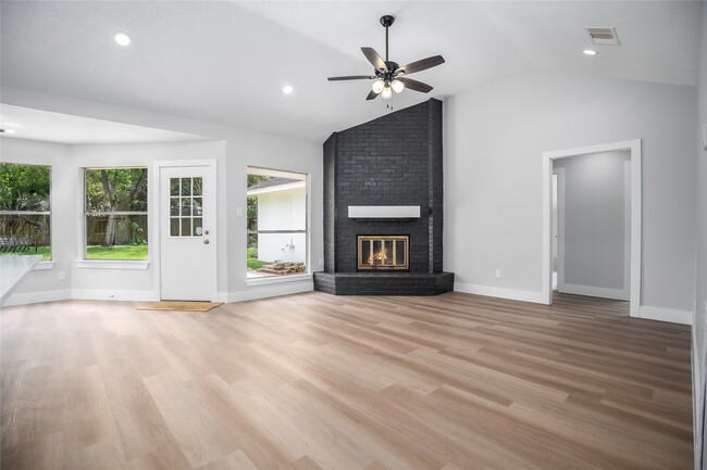 Building Photo - 1406 Kent Way