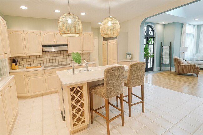 Building Photo - 177 Springfield St