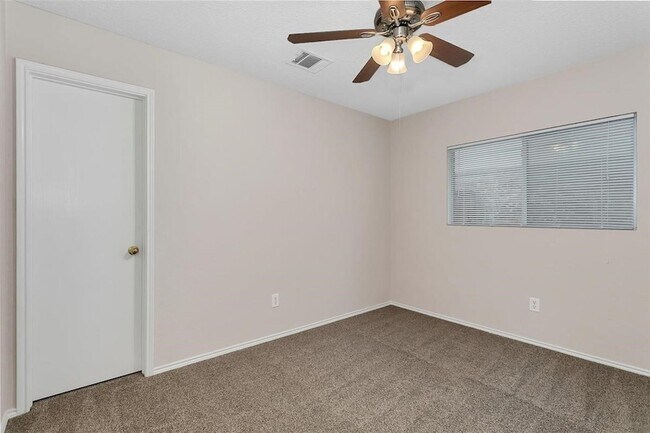 Building Photo - 2152 Laughlin Rd