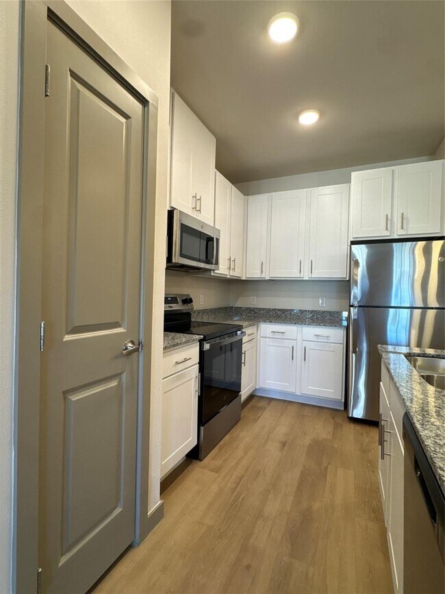 Building Photo - 691 Union Chapel Rd