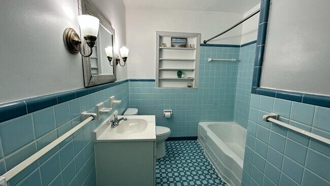 Building Photo - 2766 N Barksdale Dr
