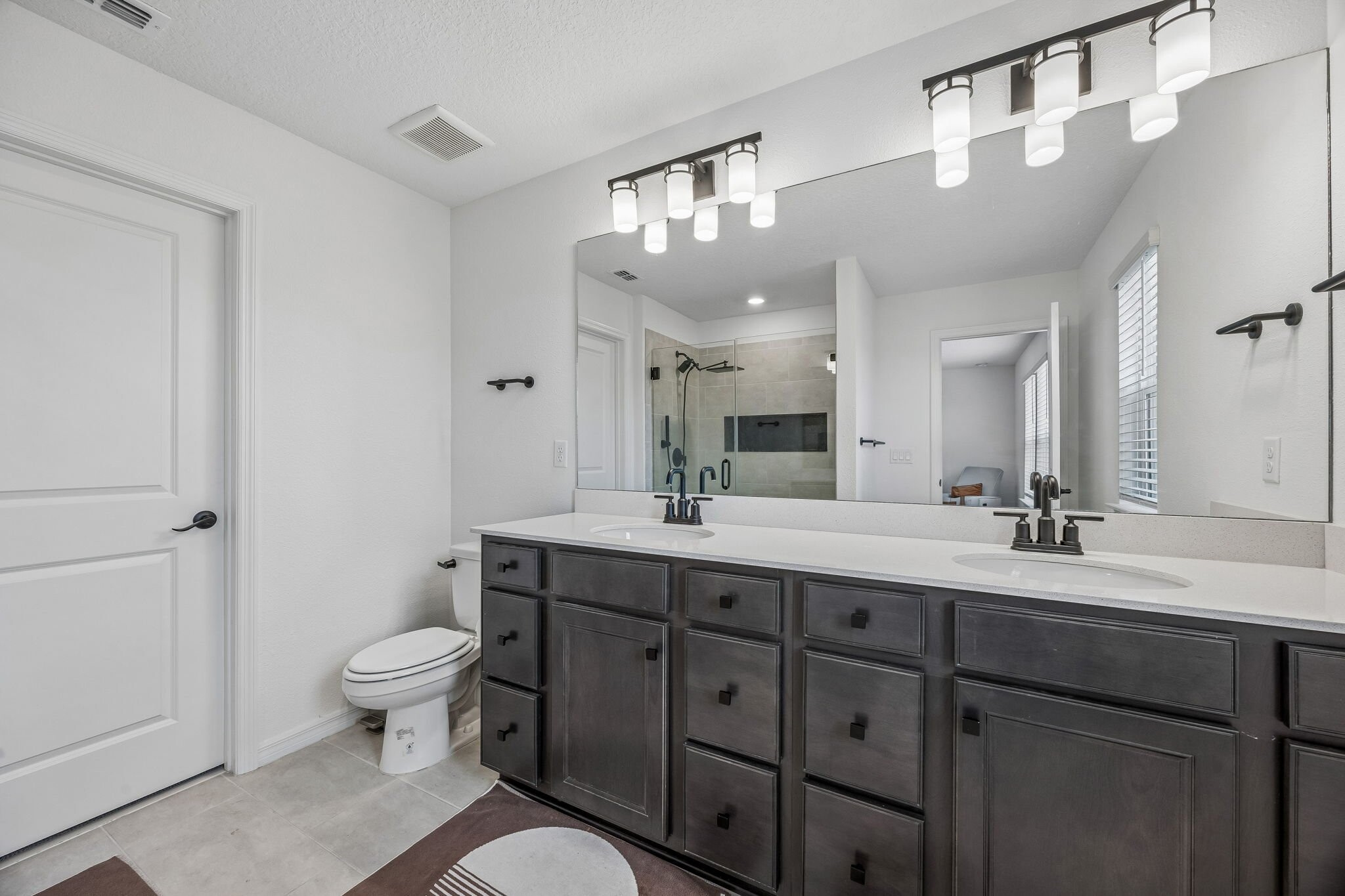 Building Photo - 236 Hawthorn Pk Cir