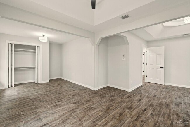 Building Photo - 413 S Los Cerritos Cir