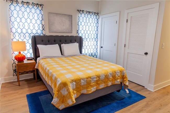 Building Photo - 504 Boulevard NE