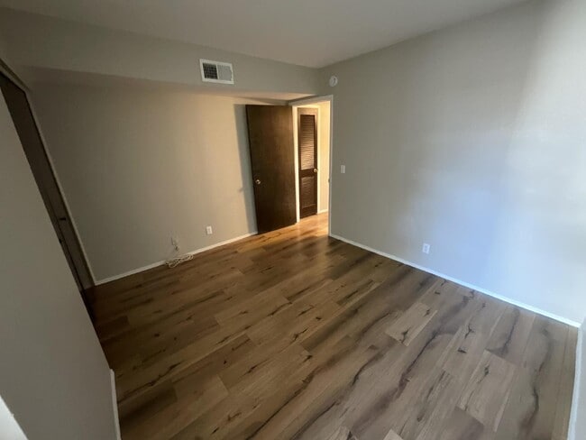 Building Photo - 3229 S Fairfield Dr