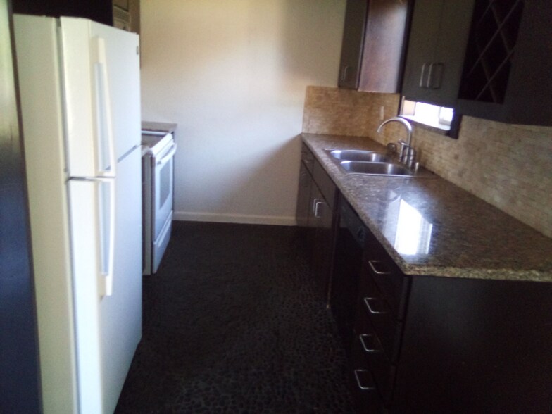 Building Photo - 6459 NE 9th Ave