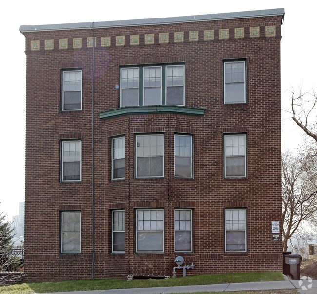 Building Photo - The Ambassador