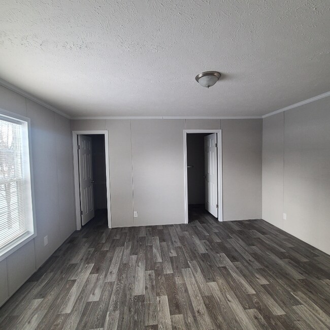 Building Photo - 606 Dover Dr