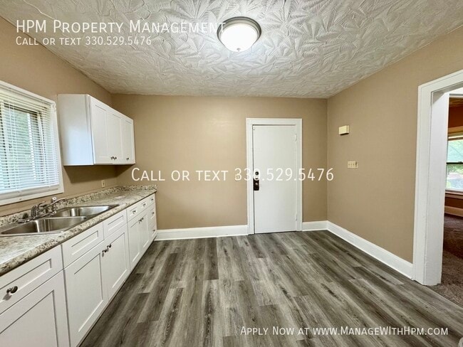 Building Photo - 893 Stadelman Ave