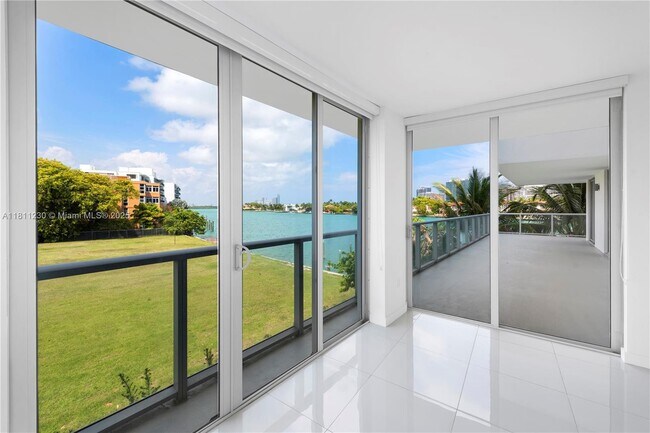 Building Photo - 9901 E Bay Harbor Dr