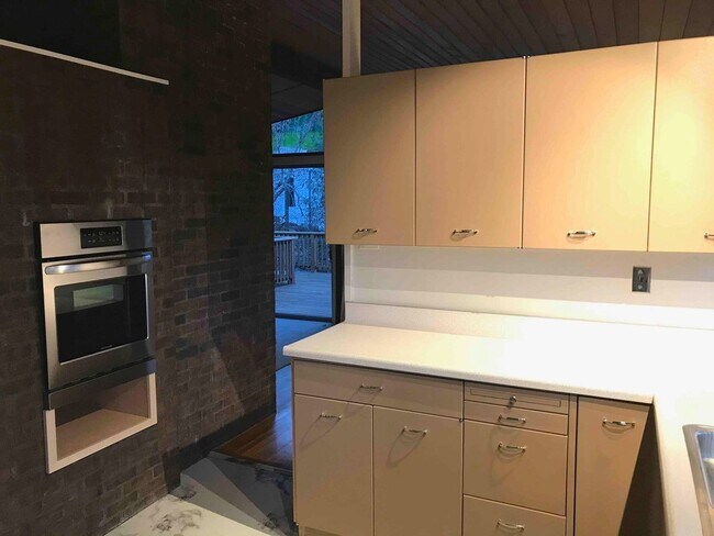 Building Photo - Beautiful SW Boulder MCM Home with Mountai...