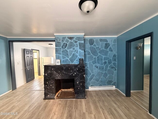 Building Photo - 54 Arch St